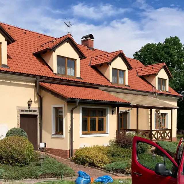 Sedlová střecha s alpskou taškou po, Dubec