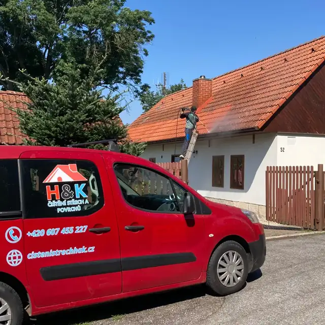 Sedlová střecha s klasickou taškou před, Přepeře